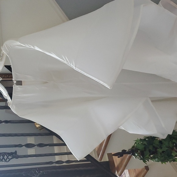 Ladies Free flowing White Batwing blouse by Wo Wo - Picture 4 of 6